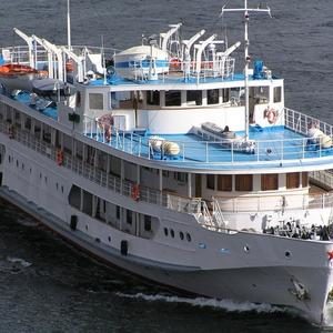 Transport ferry